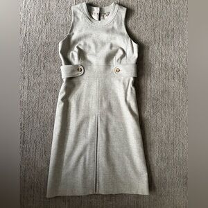 Burberry Elegant Gray Sleeveless Dress with kick pleat hem